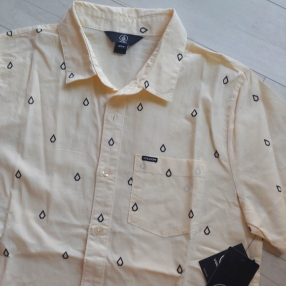 VOLCOM NEW Patterson Short sleeve button up Shirt - Picture 2 of 7